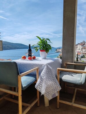 Outdoor dining - Room with Sea view 2 Verse (Neum)