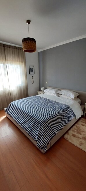 2 chambres, coffres-forts dans les chambres, Wi-Fi gratuit