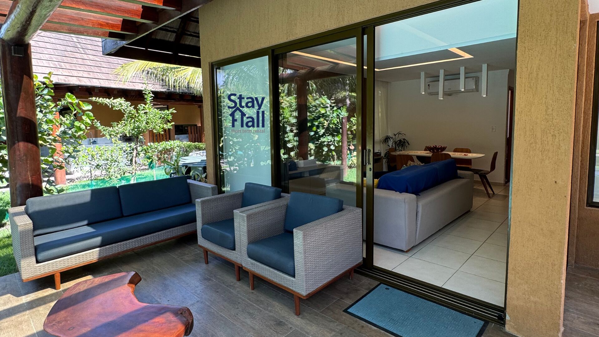 Basic Bungalow | Outdoor dining