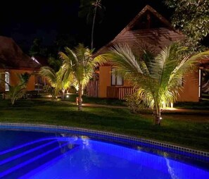 Basic Bungalow | Pool | Indoor pool