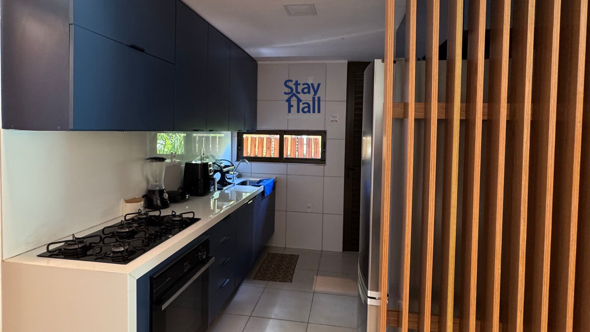 Basic Bungalow | Private kitchen | Microwave, stovetop, cookware/dishes/utensils