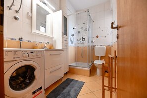 Shower, towels
