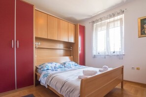 1 bedroom, WiFi, bed sheets - Apartment Ina in Biograd na Moru (Biograd na Moru)