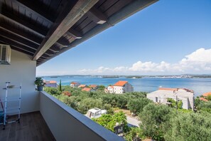 Property grounds - Apartment with a Sea View (Tkon)