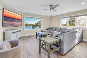 TV connectée, cheminée