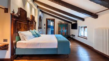 Deluxe-rum - utsikt mot floden | 1 sovrum, vÀrdeförvaringsskÄp pÄ rummet och individuell inredning