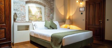 Chambre Deluxe, vue sur le fleuve | 1 chambre, coffre-fort, décor unique, ameublement unique