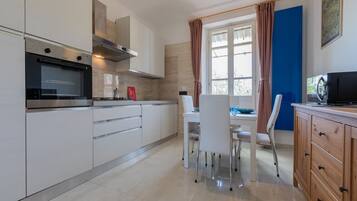 Frigorifero, microonde, forno, lavastoviglie