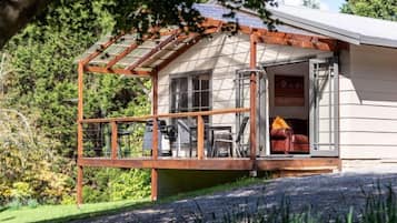 Superior Cabin, 1 Queen Bed, Balcony, Garden View | Terrace/patio