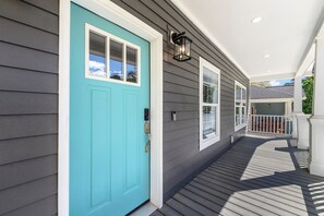 Exterior detail - Stylish & Cozy New Bungalow - 10min to Midtown! (Atlanta)