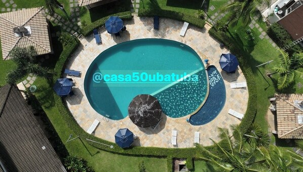 Outdoor pool - Casa Condomínio Tranquilo e Familiar, com Piscina, Churrasqueira e Área de Jogos (Pereque - Mirim Ubatuba)