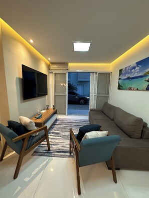 Smart TV - Casa Condomínio Tranquilo e Familiar, com Piscina, Churrasqueira e Área de Jogos (Pereque - Mirim Ubatuba)