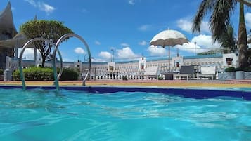 Udendørs pool