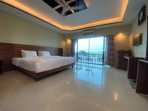 Desk, free WiFi - The Silver Castle  (Mymensingh)