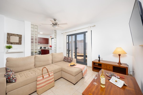 Living area - Villa Verol - Three Bedroom Villa, Sleeps 6 (Playa Blanca)