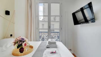 Appartement 3 (GW-33-CREMIEUX-3) | 1 chambre, literie de qualité supérieure, décoration personnalisée