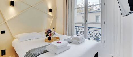 Appartement 3 (GW-33-CREMIEUX-3) | Literie de qualité supérieure, décoration personnalisée