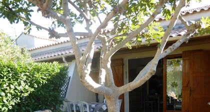 Villa de Vacances Climatisée Avec Terrasse et Parking Proche des Plages