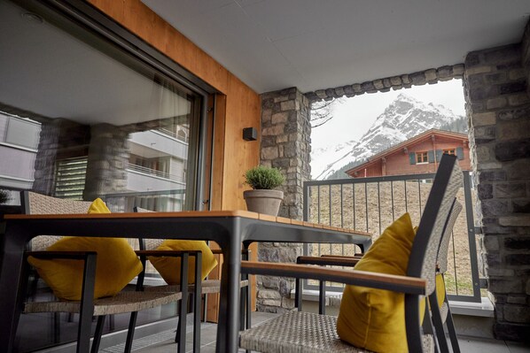 Outdoor dining - 59201 Alpen-Dohle 201 T (Gargellen)