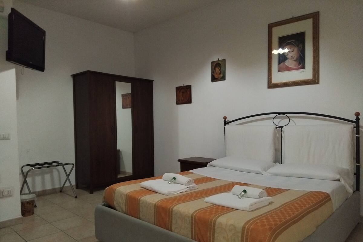Basic Double Room, Garden View