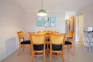 Apartment | Dining