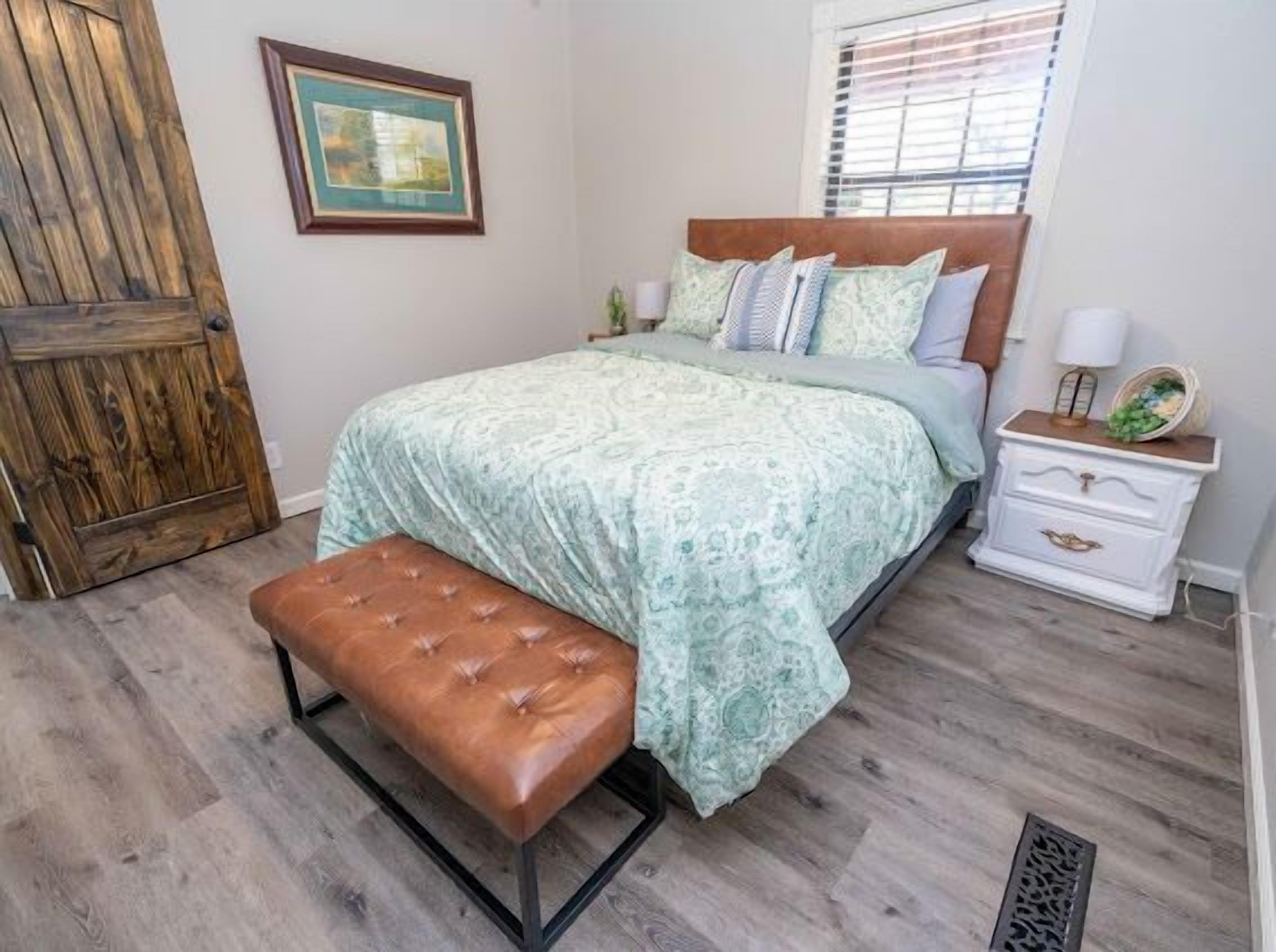 2 slaapkamers, een strijkplank/strijkijzer, wifi, beddengoed