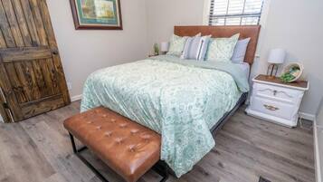 2 slaapkamers, een strijkplank/strijkijzer, wifi, beddengoed