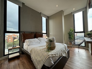 2 bedrooms, iron/ironing board, bed sheets