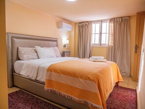 3 chambres, fer et planche à repasser, Wi-Fi, draps fournis