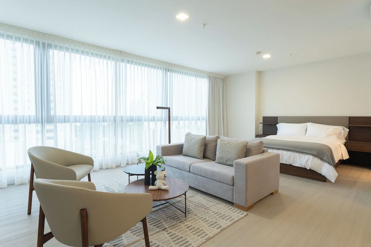 Executive-Studio | Hochwertige Bettwaren, Zimmersafe, kostenloses WLAN, Bettwäsche