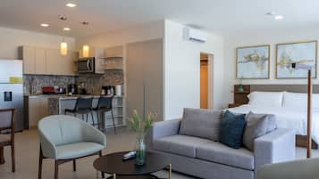 1 bedroom, premium bedding, in-room safe, cribs/infant beds