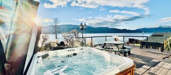 Okanagan | LakesideHome | HotTub & Pool | Licensed