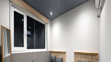 Apartment (non-Korean nationals only) | ์ ์๊ทน์ฑ ์นจ๊ตฌ, ๋ฉ๋ชจ๋ฆฌํผ ์นจ๋, ์๋ง ์ปคํผ, ๋ค๋ฆฌ๋ฏธ/๋ค๋ฆฌ๋ฏธํ