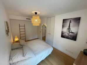 3 bedrooms, iron/ironing board, travel crib, free WiFi - Magnifique Appartement Neuf, 3 ch 6 p Centre Ville Avec Jardin Calme et Lumineux (Sainte-Maxime)
