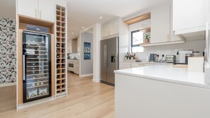 Private kitchen - Constantia 4 Bedroom Beautifully Furnished Thatched House (Cape Town)