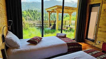 2 habitaciones, tabla de planchar con plancha, wifi y ropa de cama