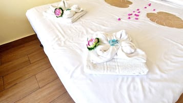 Fer et planche Ă repasser, accĂšs Internet, draps fournis