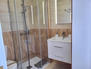 Shower, hair dryer, towels - Guest House las 7 islas, Green Room (Adeje)
