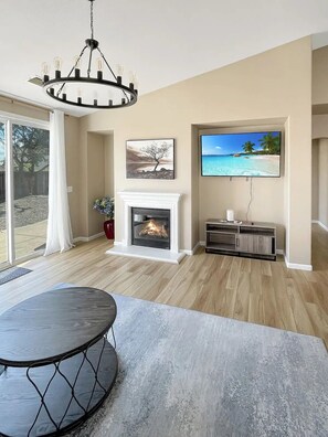 Televisión, chimenea