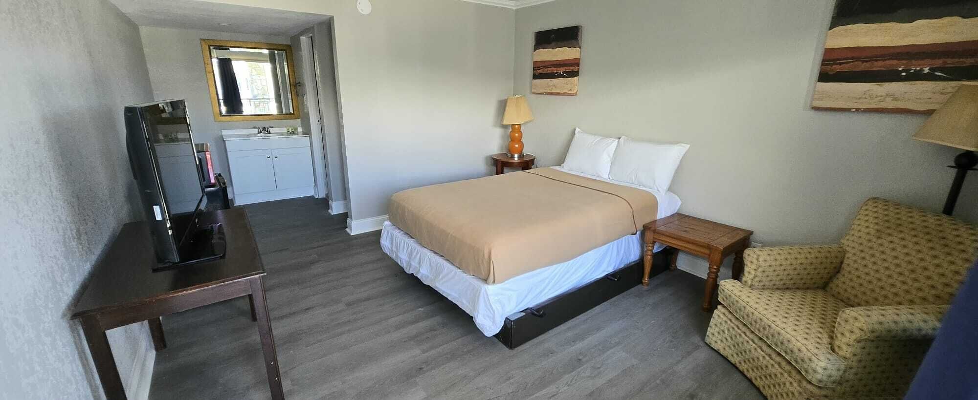 Desk, iron/ironing board, free WiFi, bed sheets