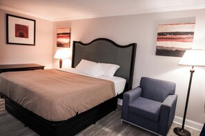 Desk, iron/ironing board, free WiFi, bed sheets - Riverside Inn & Suites Danville Virginia (Danville)