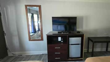 Desk, iron/ironing board, free WiFi, bed sheets