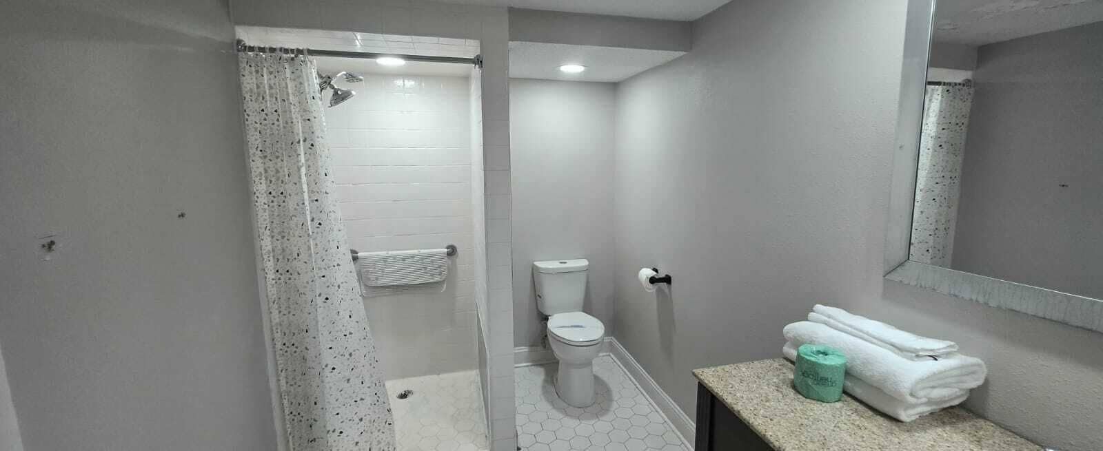 Room, 2 Queen Beds, Accessible, Non Smoking (with Roll-In-Shower) | Bathroom | Free toiletries, hair dryer, towels