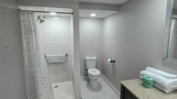 Room, 2 Queen Beds, Accessible, Non Smoking (with Roll-In-Shower) | Bathroom | Free toiletries, hair dryer, towels