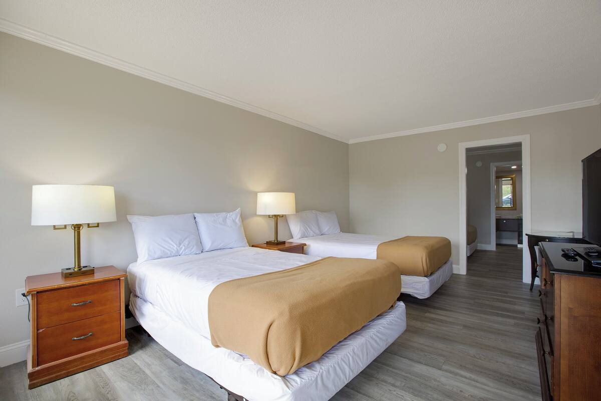 Room (2 Queen Bed & 1 Full Bed) | Desk, iron/ironing board (on request), WiFi (free), bed sheets