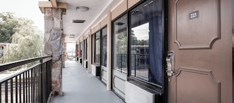 Riverside Inn & Suites Danville Ceaser Casino