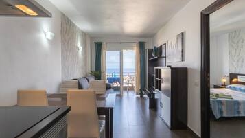 1 多间卧室、上网接入、床单