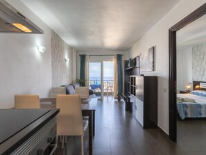 1 bedroom, internet, bed sheets