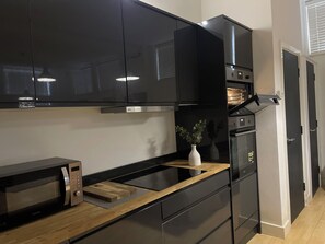 Apartment | Private kitchen - Immaculate 2-bed Apartment in London (London)