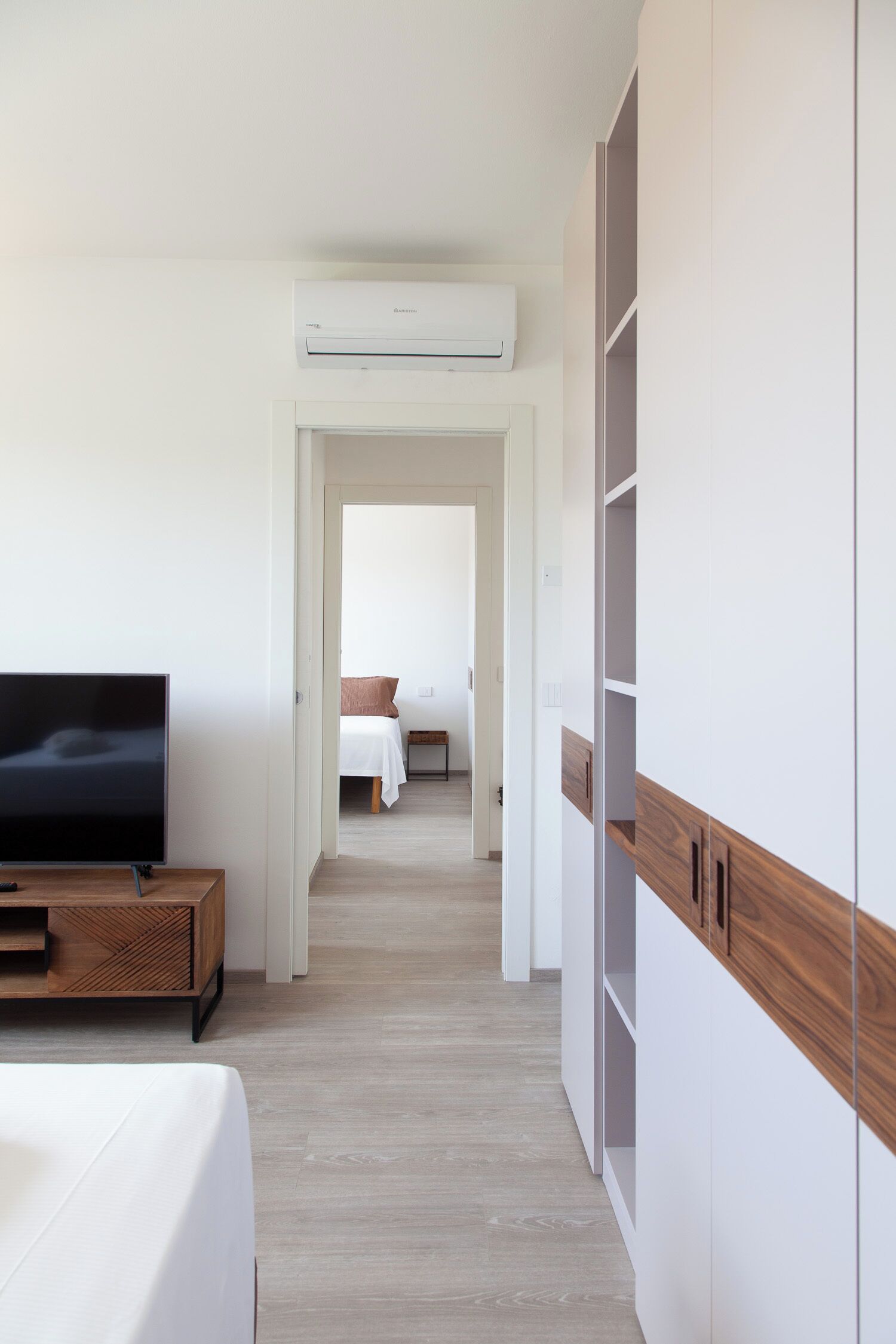 2 Schlafzimmer, Schreibtisch, schallisolierte Zimmer